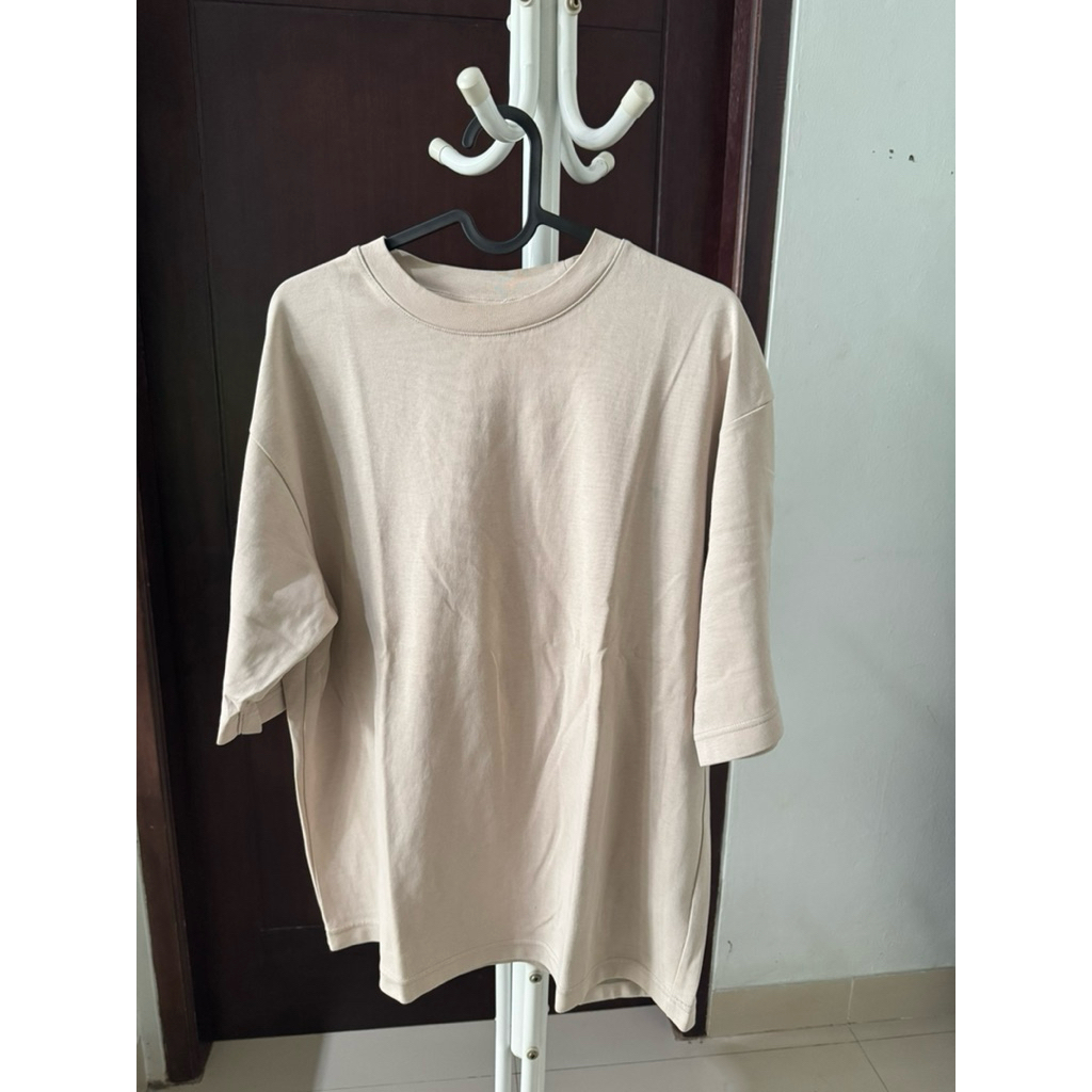Preloved Kaos, Kemeja, Celana Uniqlo Pria