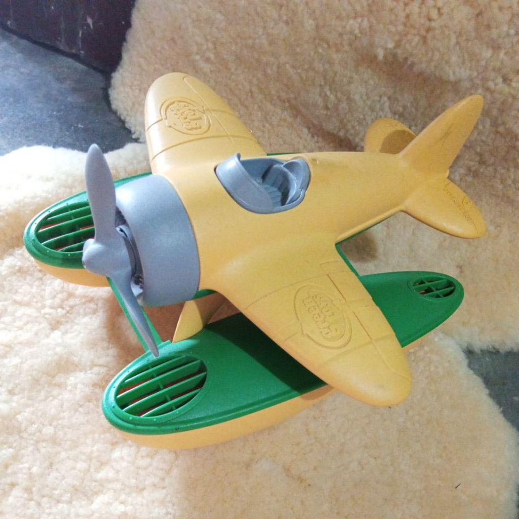 green toys plane