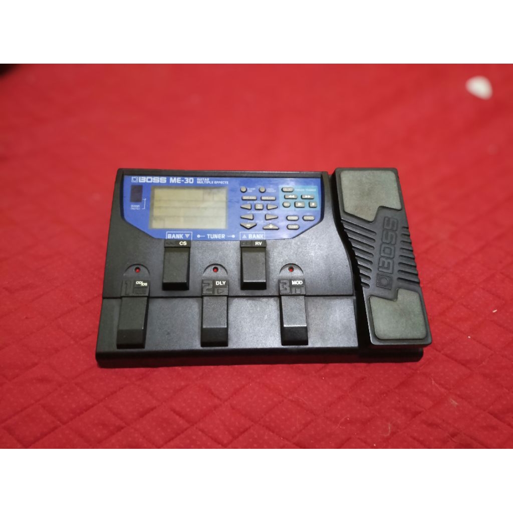 Efek gitar digital efek Boss me30 japan