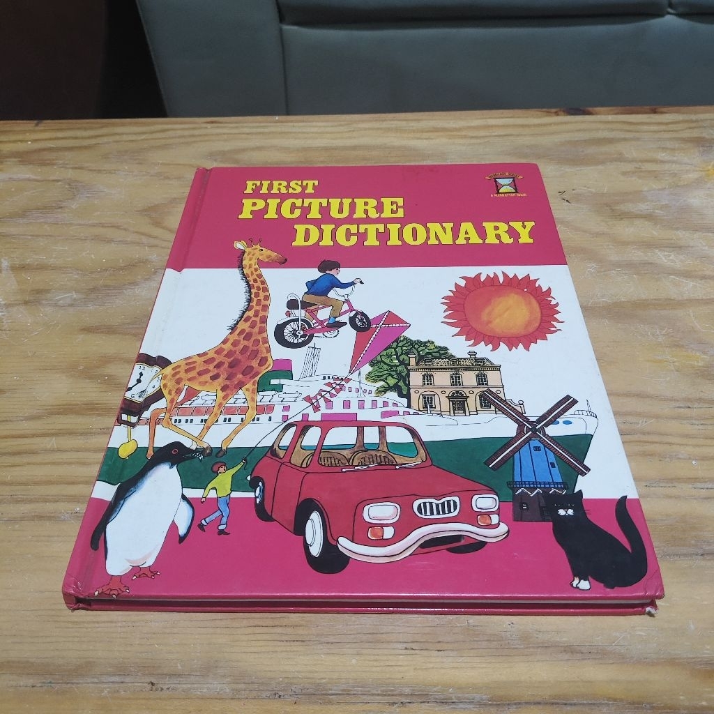 Buku First Picture Dictionary