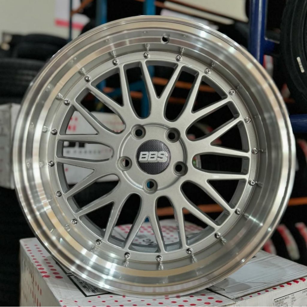 velg ring 18 bbs lm pcd 5x120 lebar 8 - 9 velg racing bmw r18 velg bmw e46 velg mobil ring 18 bmw e9