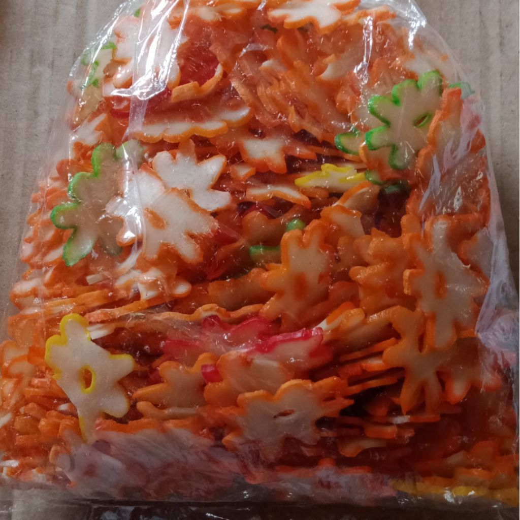 kerupuk bahan-bahan seblak basah maupun kering 250gr.  kerupuk bintang, udang warna, udang Oren, ker