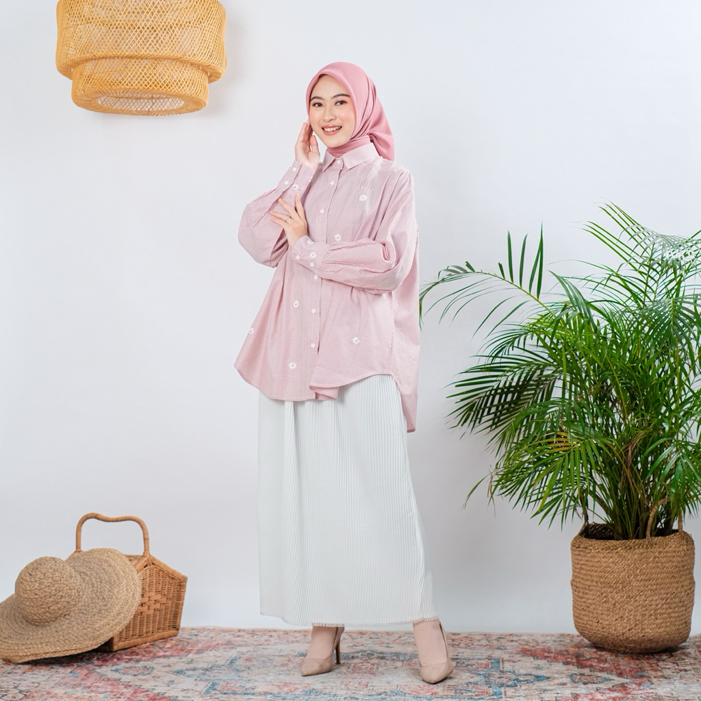 Assara alena kemeja wanita salur sulam motif bunga daisy katun jepang