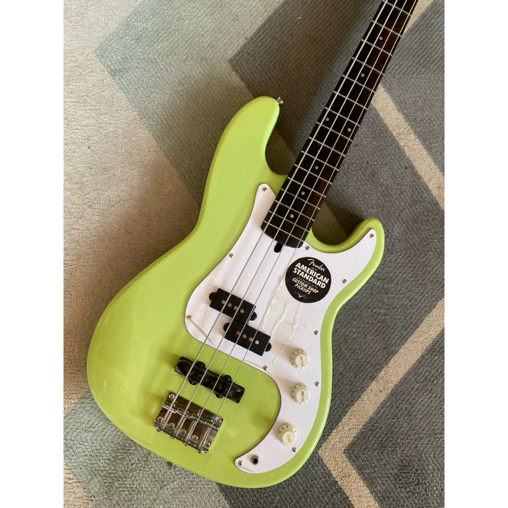 bass fender precission custom