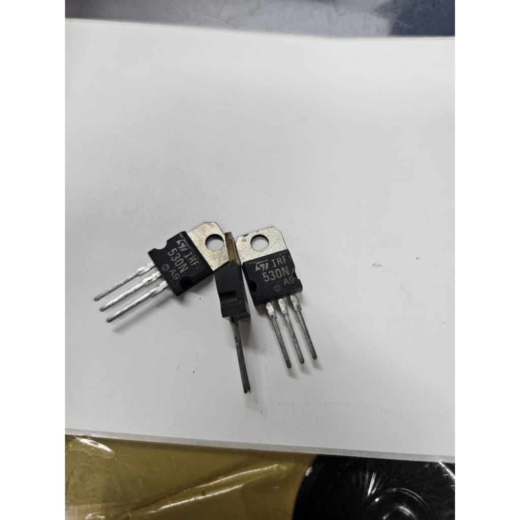 MOSFET IRF 530 ST ORIGINAL CABUTAN IRF530