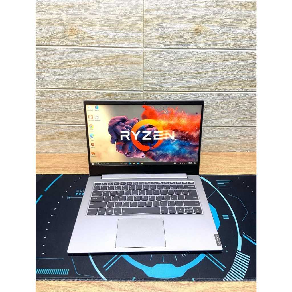Lenovo ideaped s340 //Amd Ryzen5-3500u //Ram 8 gb //SSD 256gb ///Vga AMD VEGA 8GFX