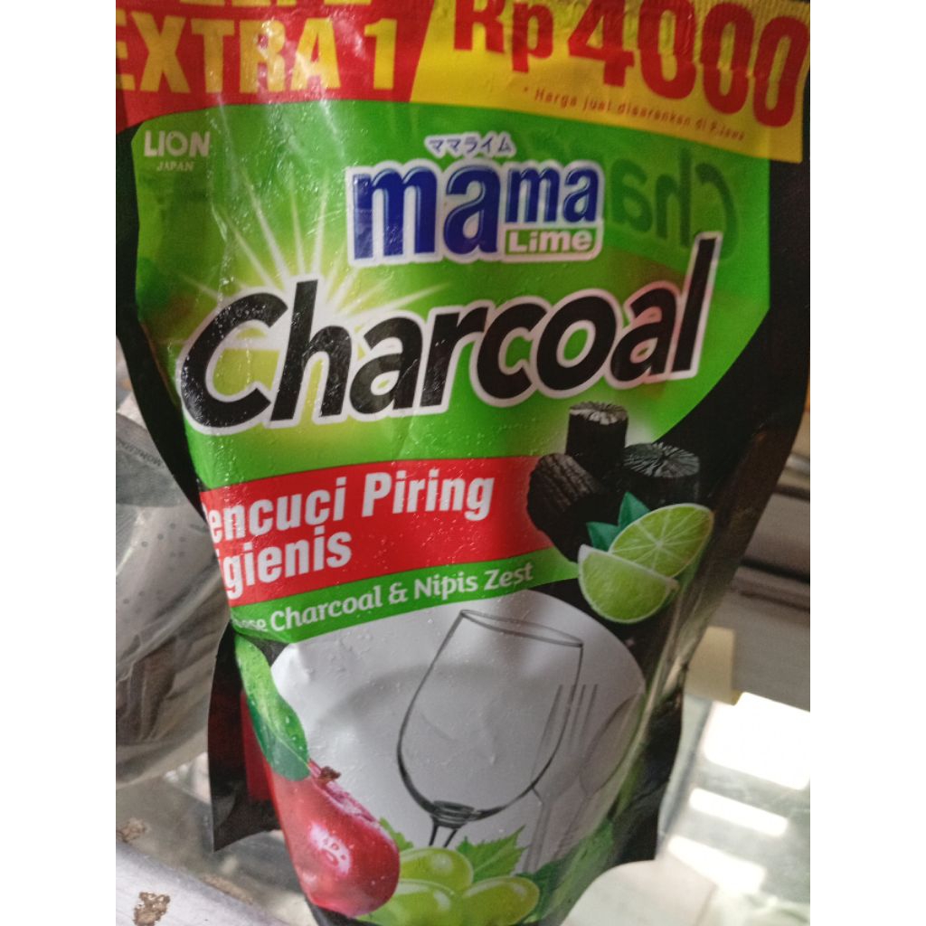 Mama Lime Cairan Pencuci Piring Charcoal 780ml - Anti Bau, Anti Bakteri, Lembut di Tangan beli 2grat