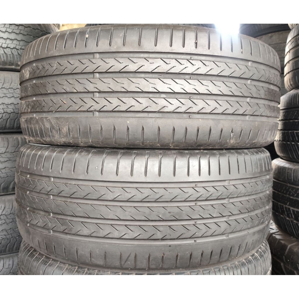 Ban mobil 255 45 R20 Kondisi bekas bagus