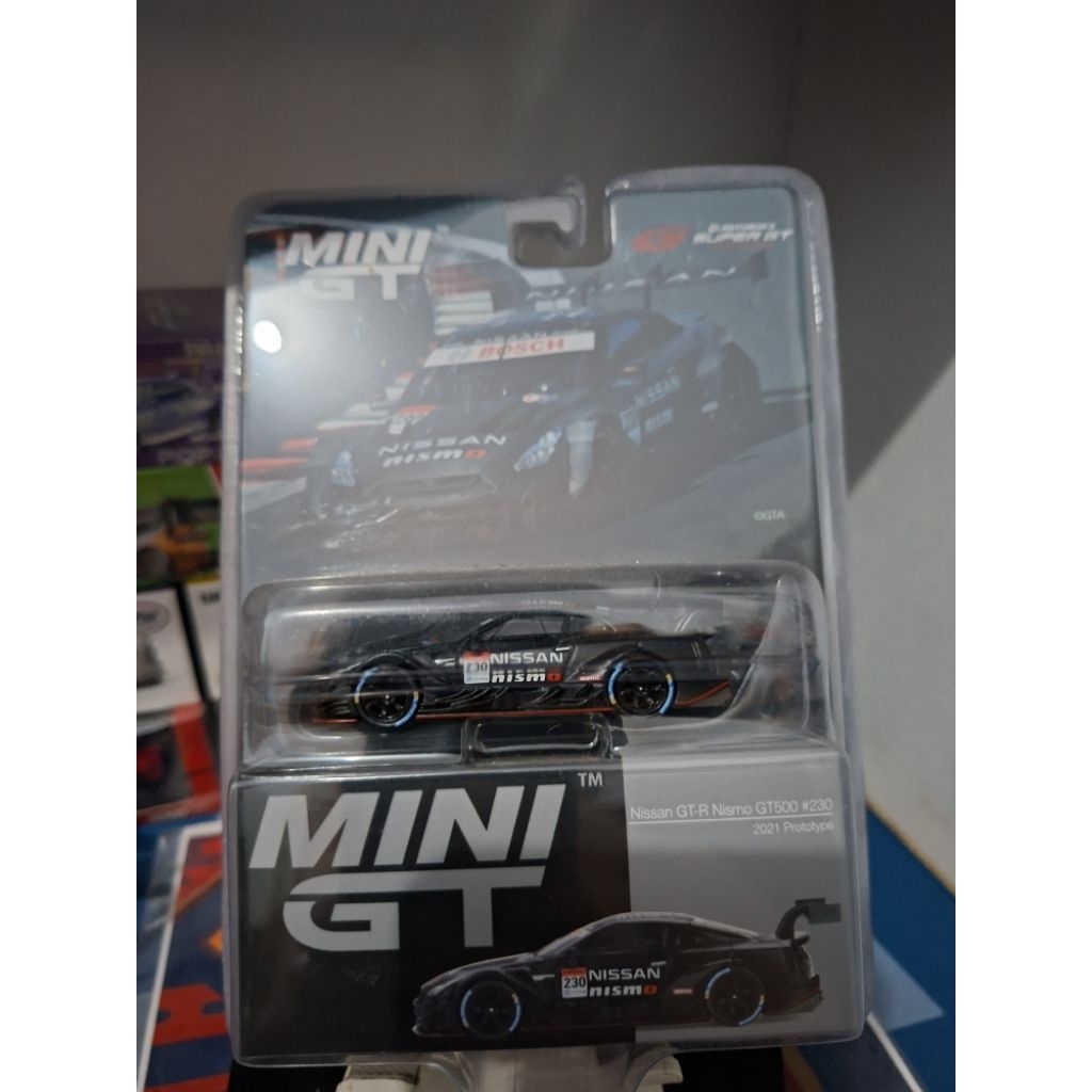 MINI GT Nissan GTR