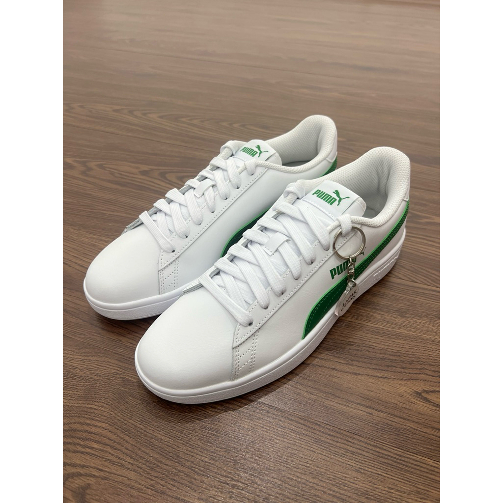 Puma Smash v2 L White Amazon Green (RESMI PT. PUMA)