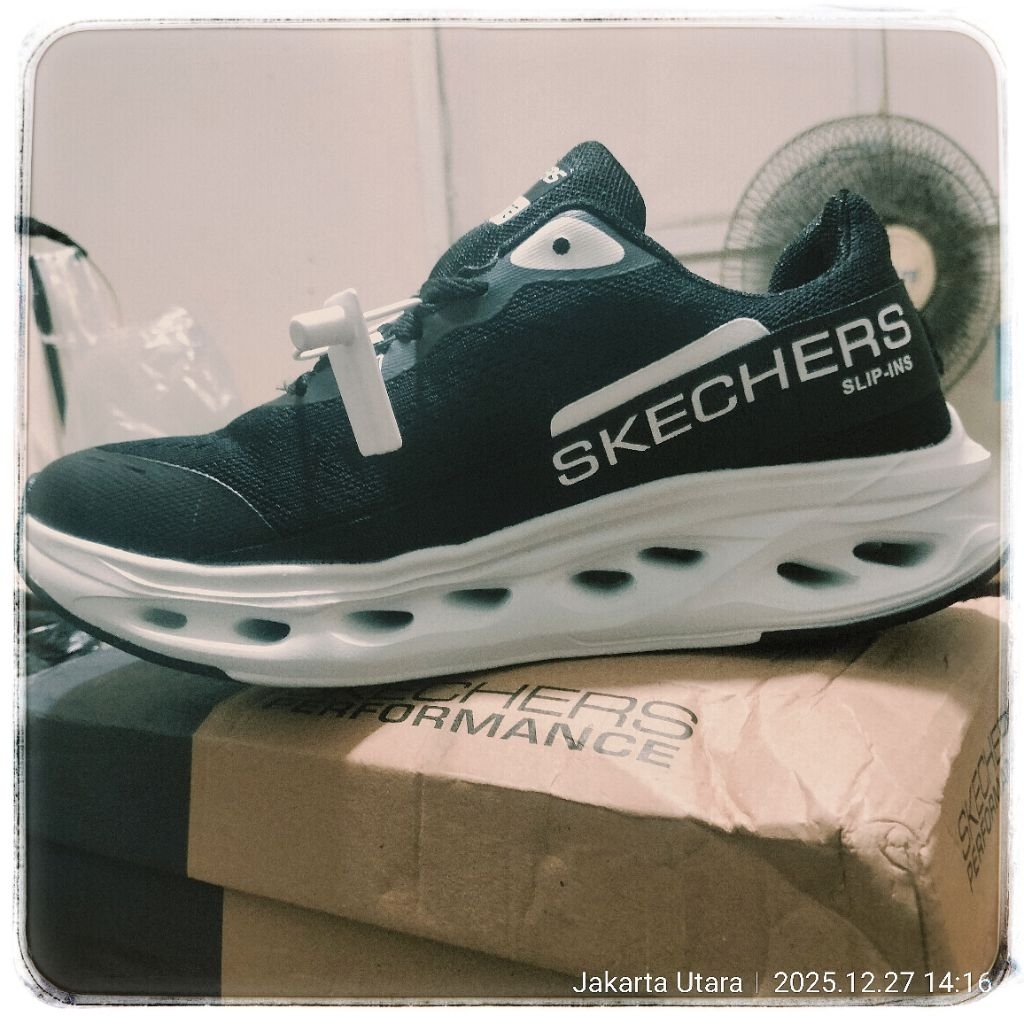 Skechers Slip-ins | Black & White | New [near] PK | Size 42 | Running | Sneakers