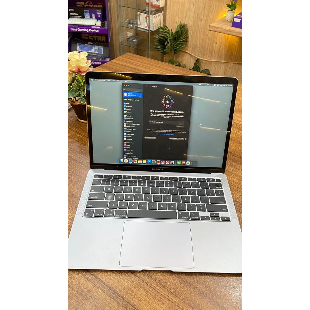 Macbook air M1 2020 8/256GB BEKAS/SECOND