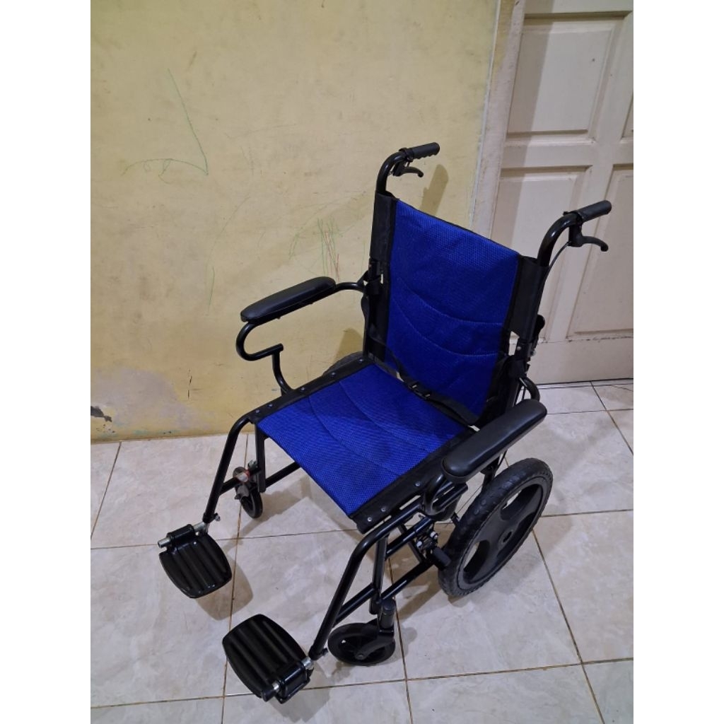 (cod)kursi roda travel bekas.kursi roda siap pakai kondisi masih bagus ringan