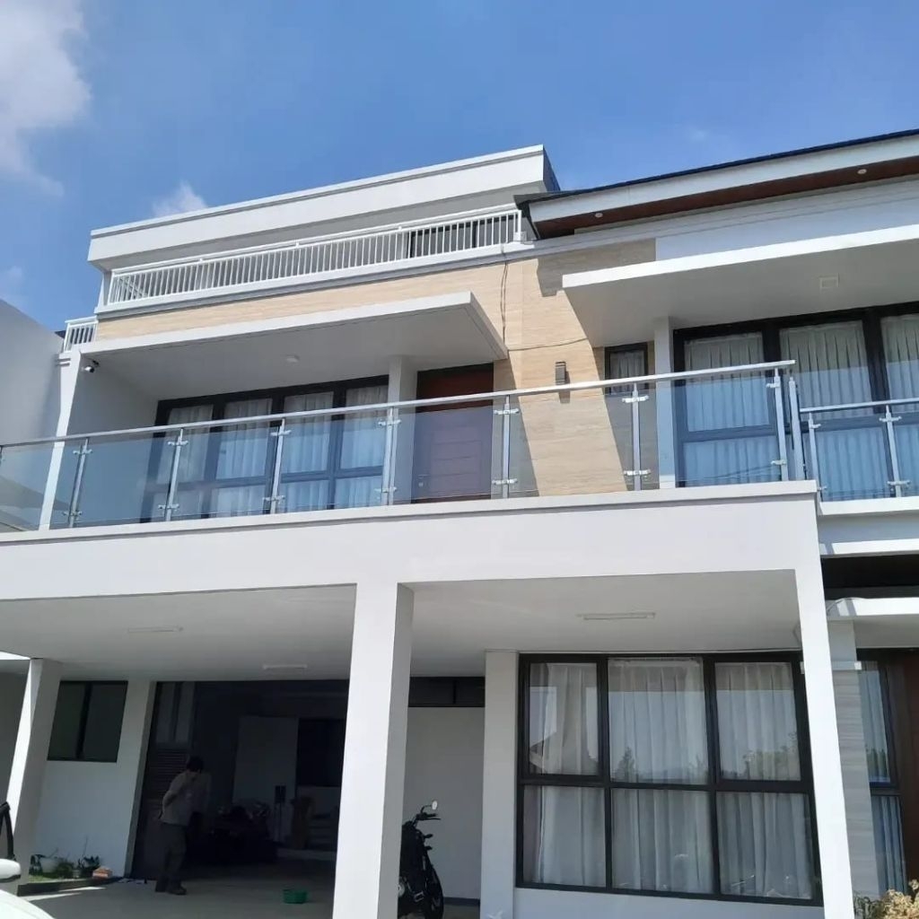 Pagar Balkon Rumah modern kaca minimalis
