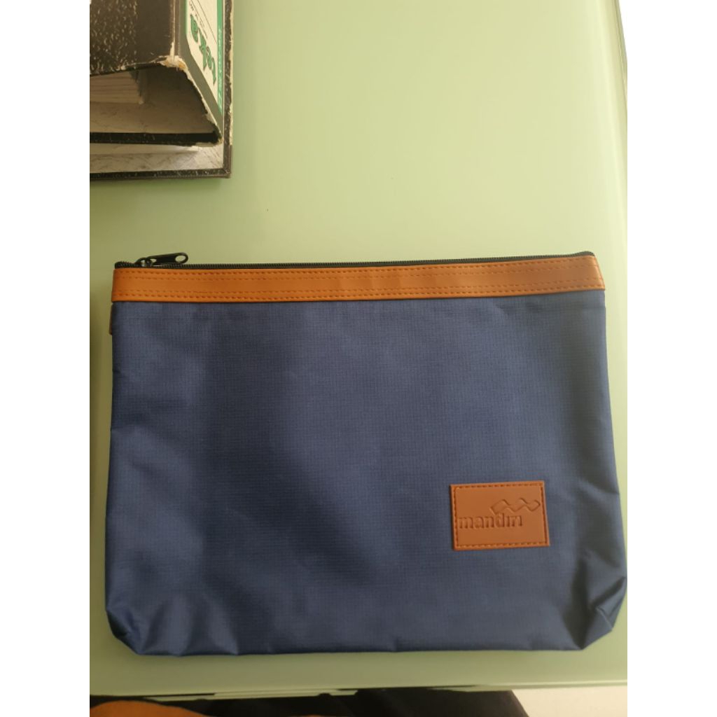 Tas Mandiri prioritas pemberian Mandiri