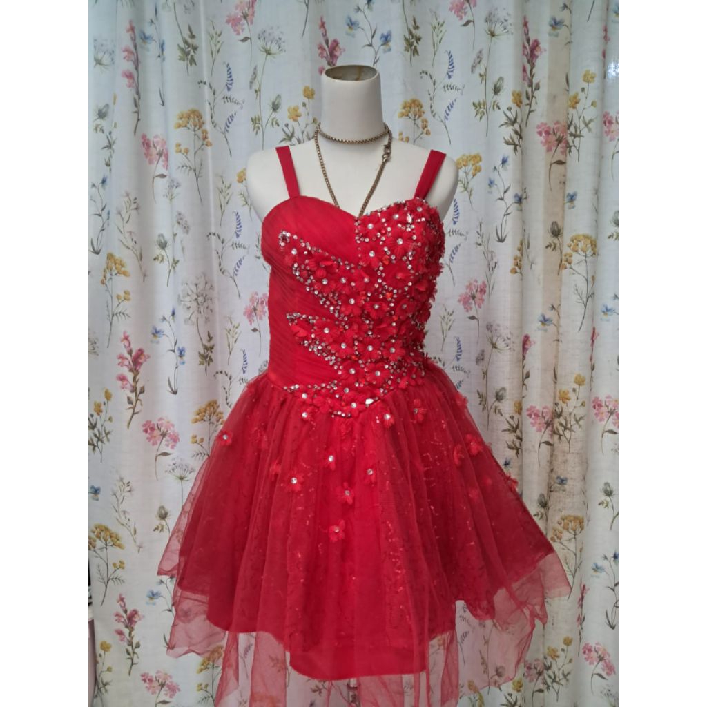 gaun merah merah merah  1