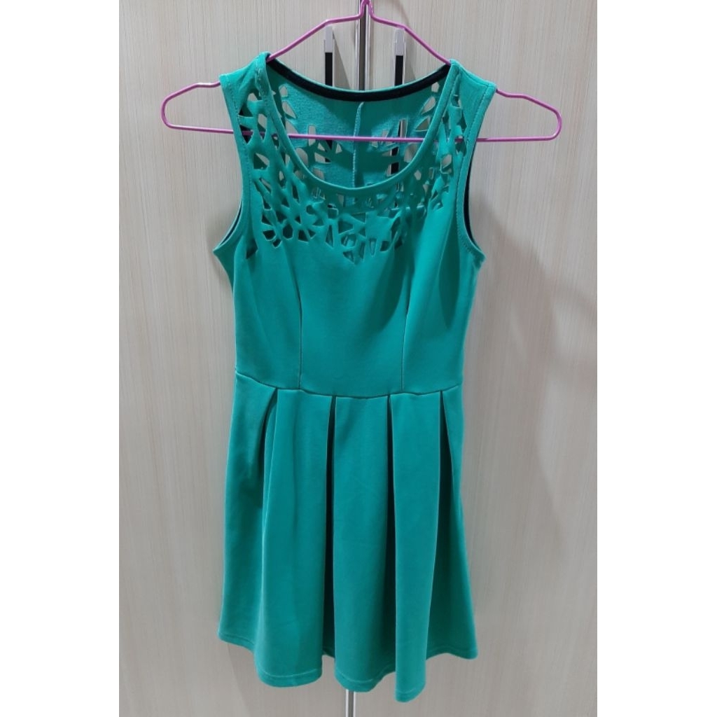 ( PRELOVED ) DRESS / BAJU TERUSAN ( HIJAU MINT )
