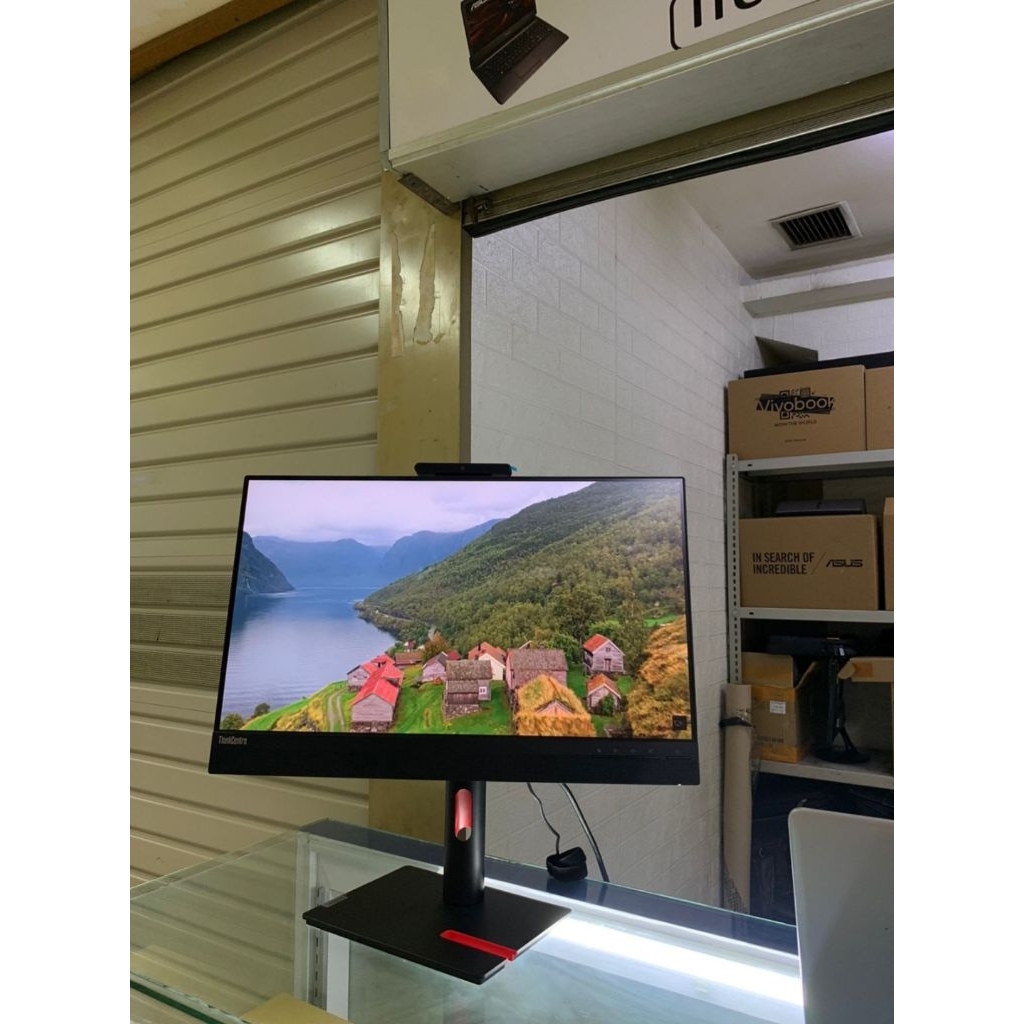 ThinkCentre Tiny-In-One (TIO) 24 Gen 5 Monitor