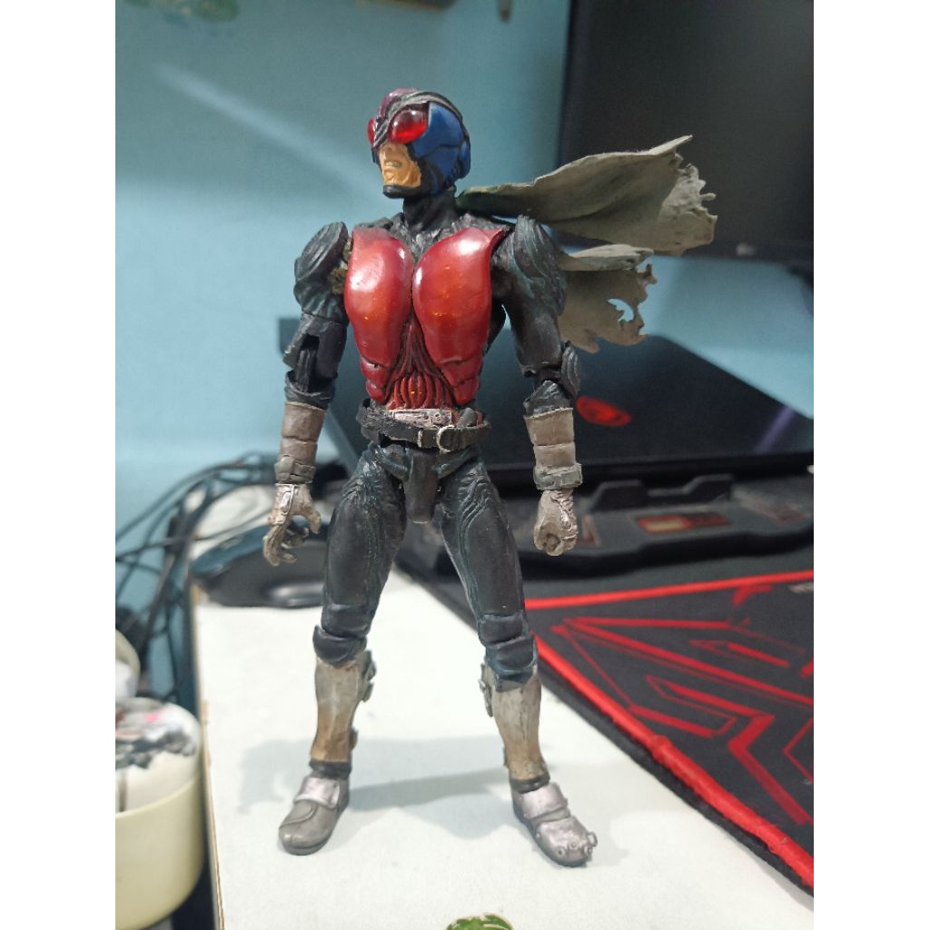 action figure kamen Rider SIC sesuai foto