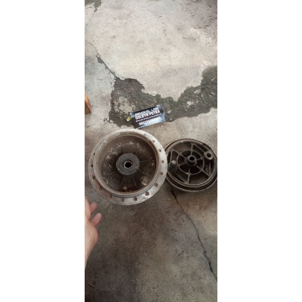 tromol trombol roda depan Kawasaki Binter ke125 ke 125 original used