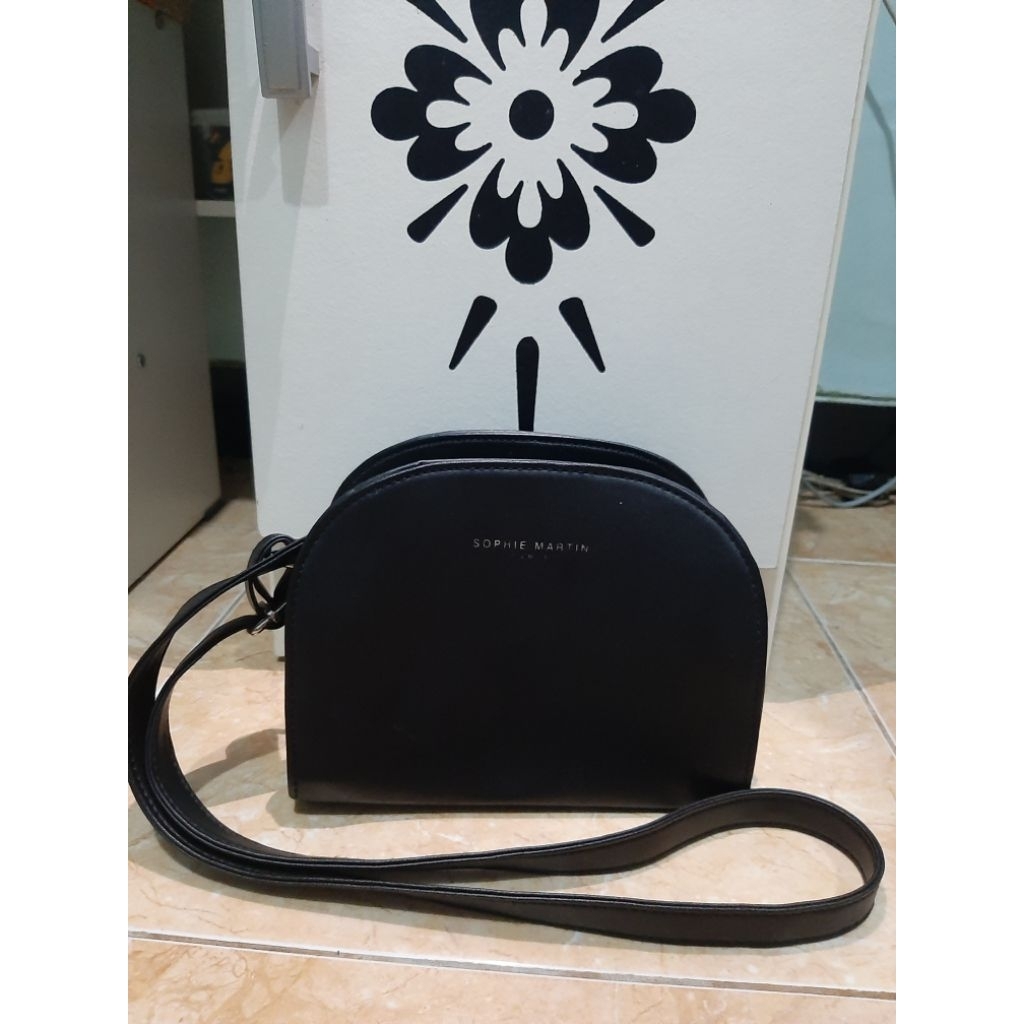 Tas Selempang Wanita Sophie Martin Paris Blacky - Desain Unik, Elegan, Kokoh (Preloved)