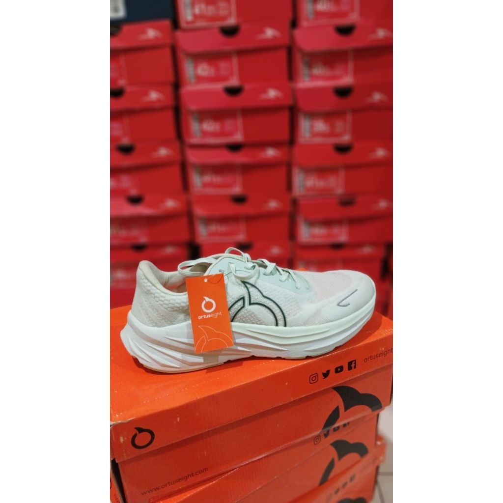 sepatu running ortuseight hyperfuse 2.0