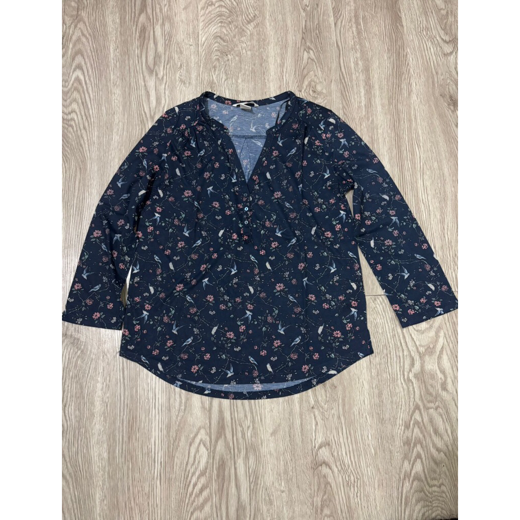 Preloved H&M blouse/kemeja navy flower