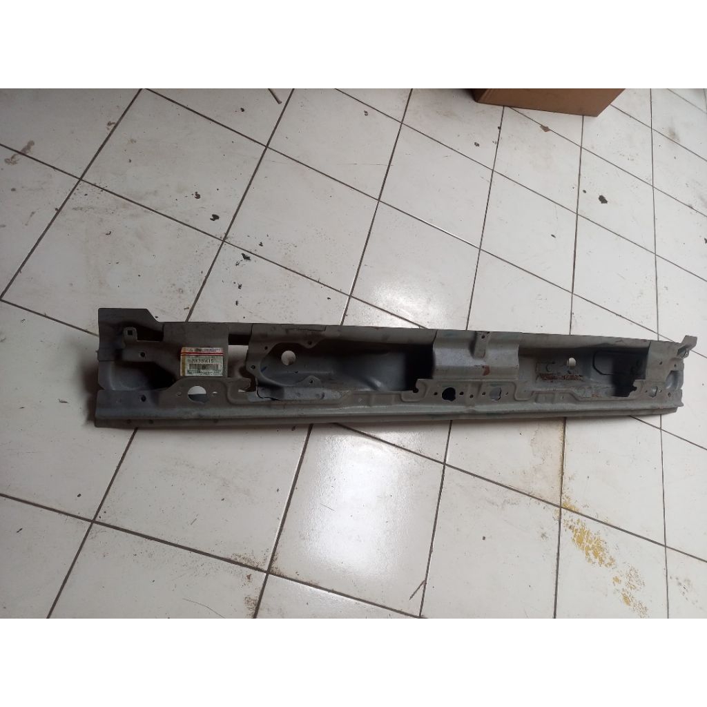 Tulangan Kedok Panel depan canter original