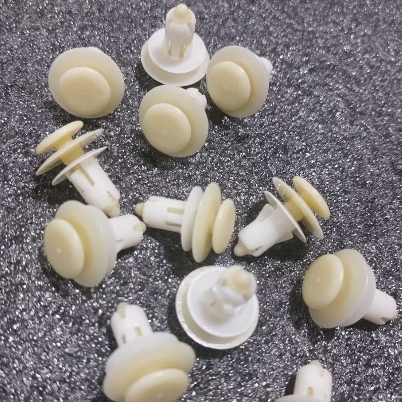 KLIP KANCING RETAINER PANEL TRIM MOBIL FORD