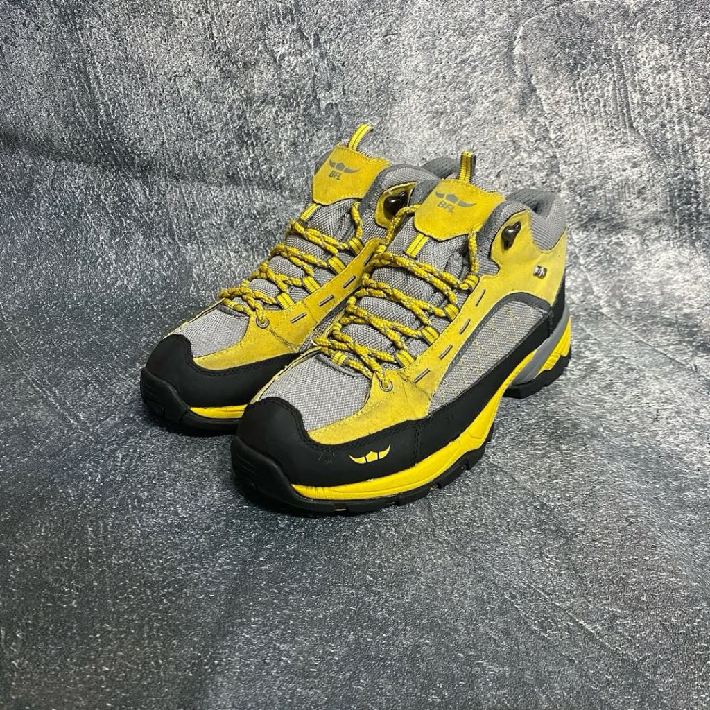 SEPATU OUTDOOR BFL YELLOW