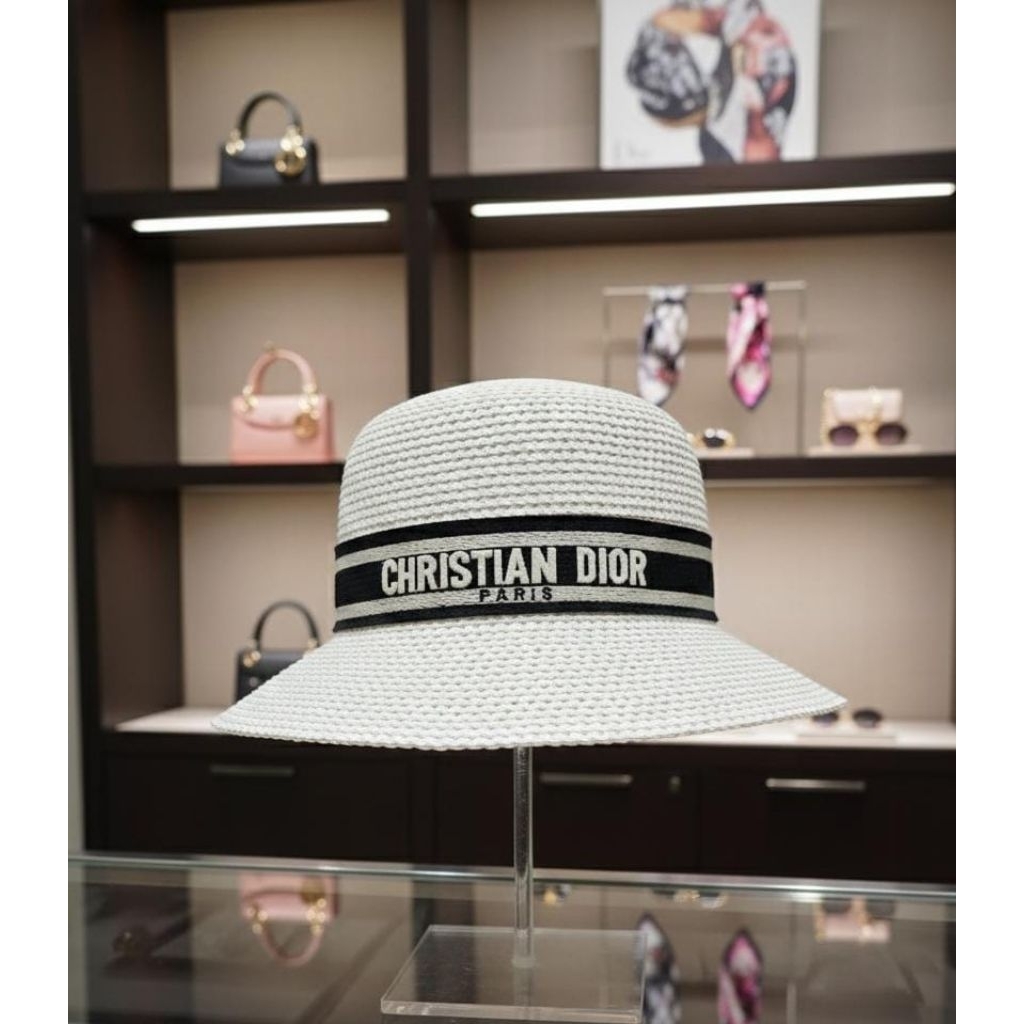 Topi Bucket Bahan Rajut Branded Look Wanita – Wide Brim Premium