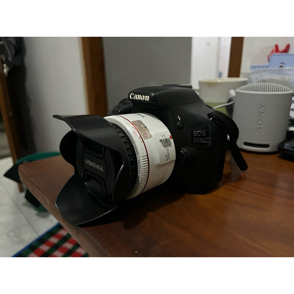 Kamera DSLR CANON EOS 550D + Lensa Fix Yongnuo 50mm F1,8