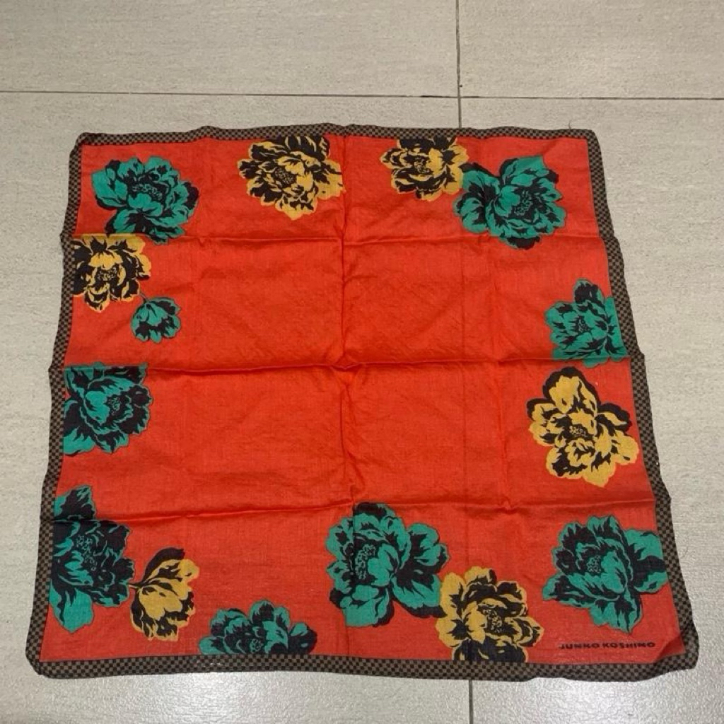 Saputangan Wanita Motif Bunga Junko Koshino Made in Japan Red Color Import