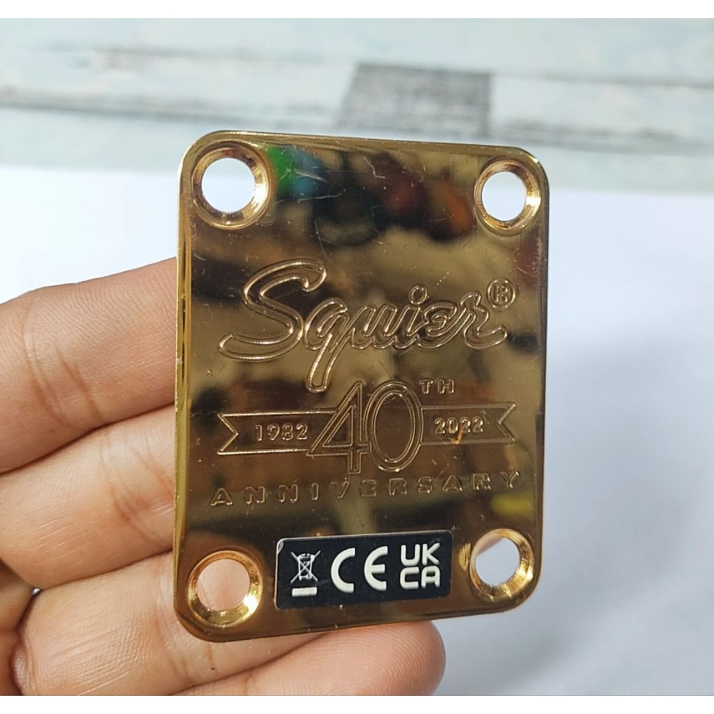 Neck Plate Gitar Fender Squier Anniversary 40th Original Gold