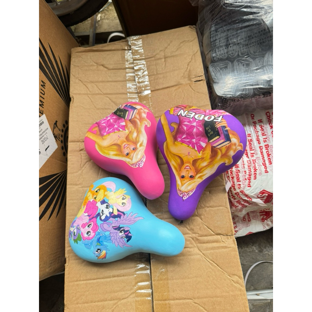 ( SADEL MINI 20 CEWEK ) Jok Sadle Empuk Tempat Duduk Sepeda Mini Anak Karakter Perempuan Ungu Pink