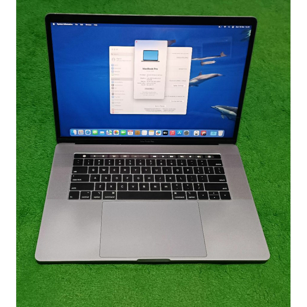 Macbook Pro 2019 15inch i7 16/512 Grey Touchbar