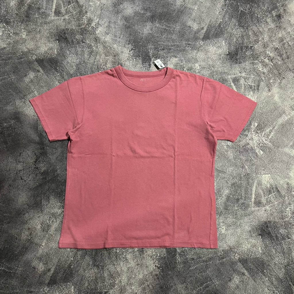 Kaos uniqlo U