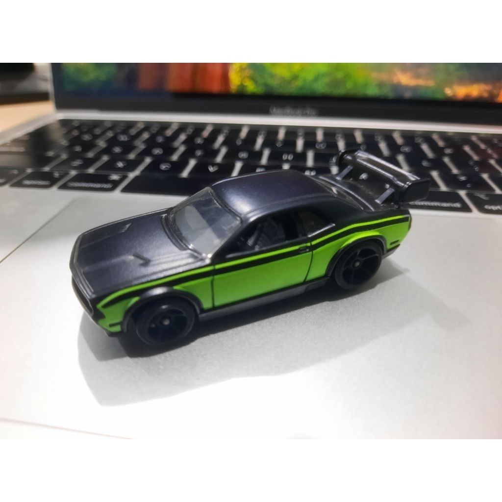 hot wheels dodge challenger drif car fast & furious 7