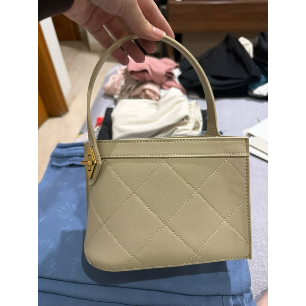 PRELOVED Tas Charles and keith ori
