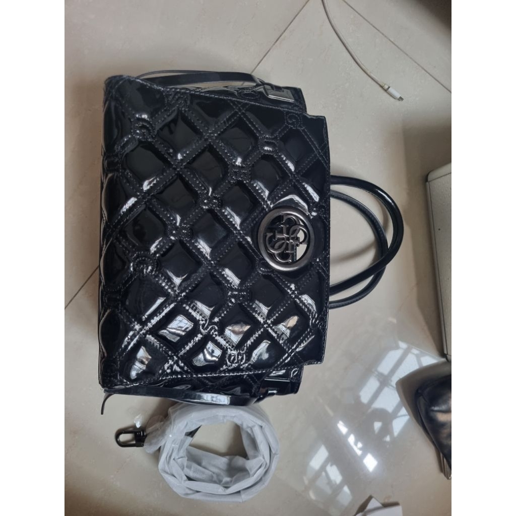 preloved/second/bekas tas guess hitam