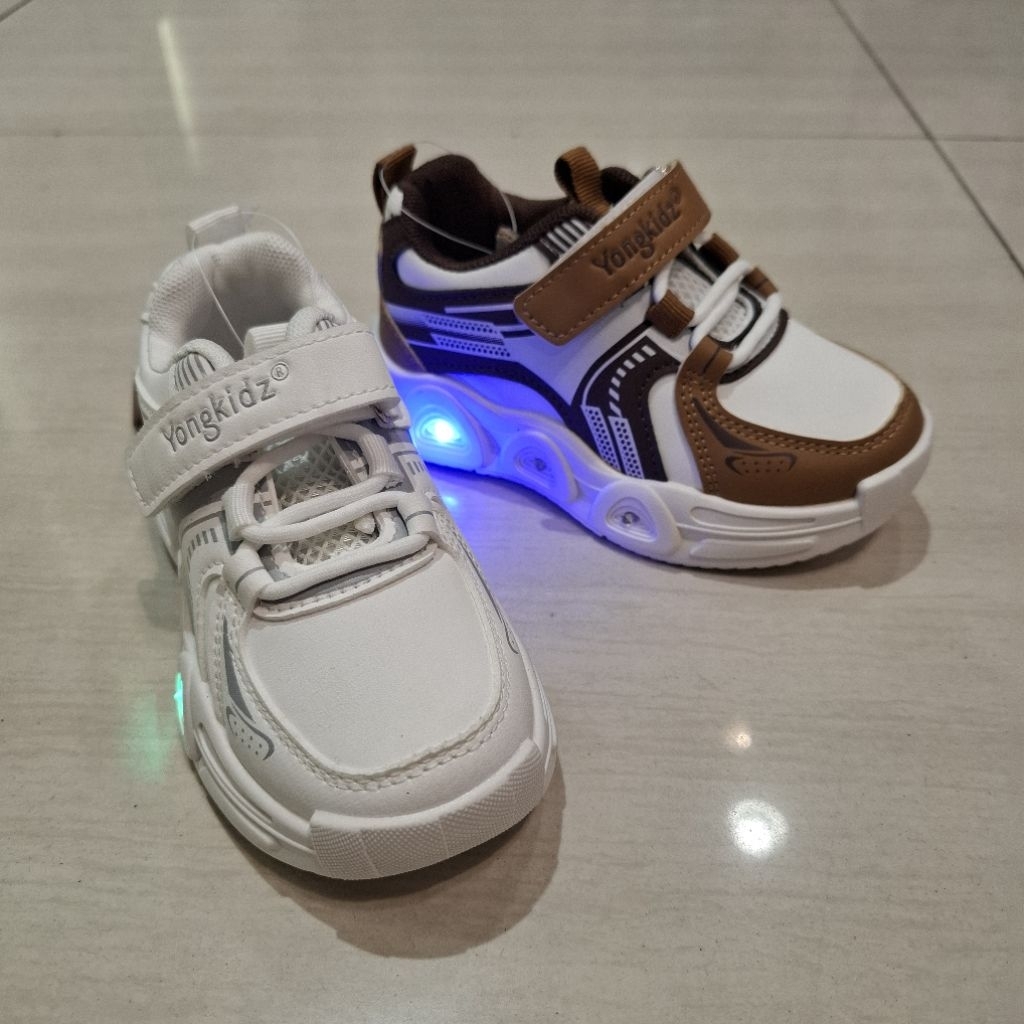 YONGKIDZ Sepatu anak laki-laki lampu terbaru size 26-30
