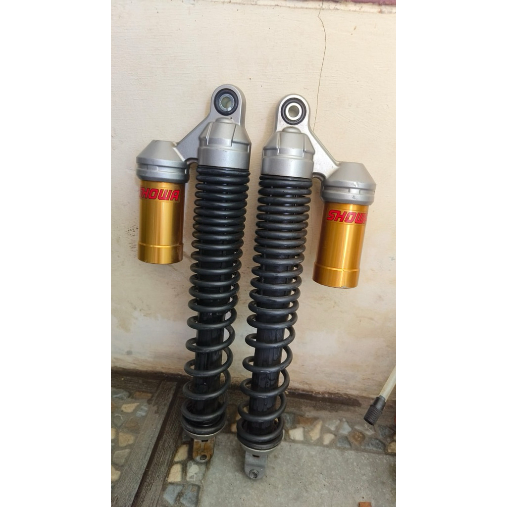 shock belakang showa original bekas