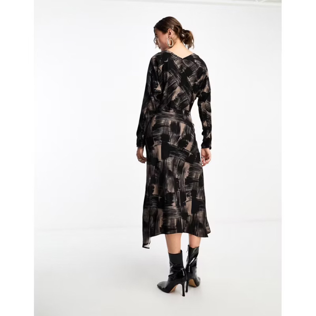 L379 - Batwing Dress Other Stories