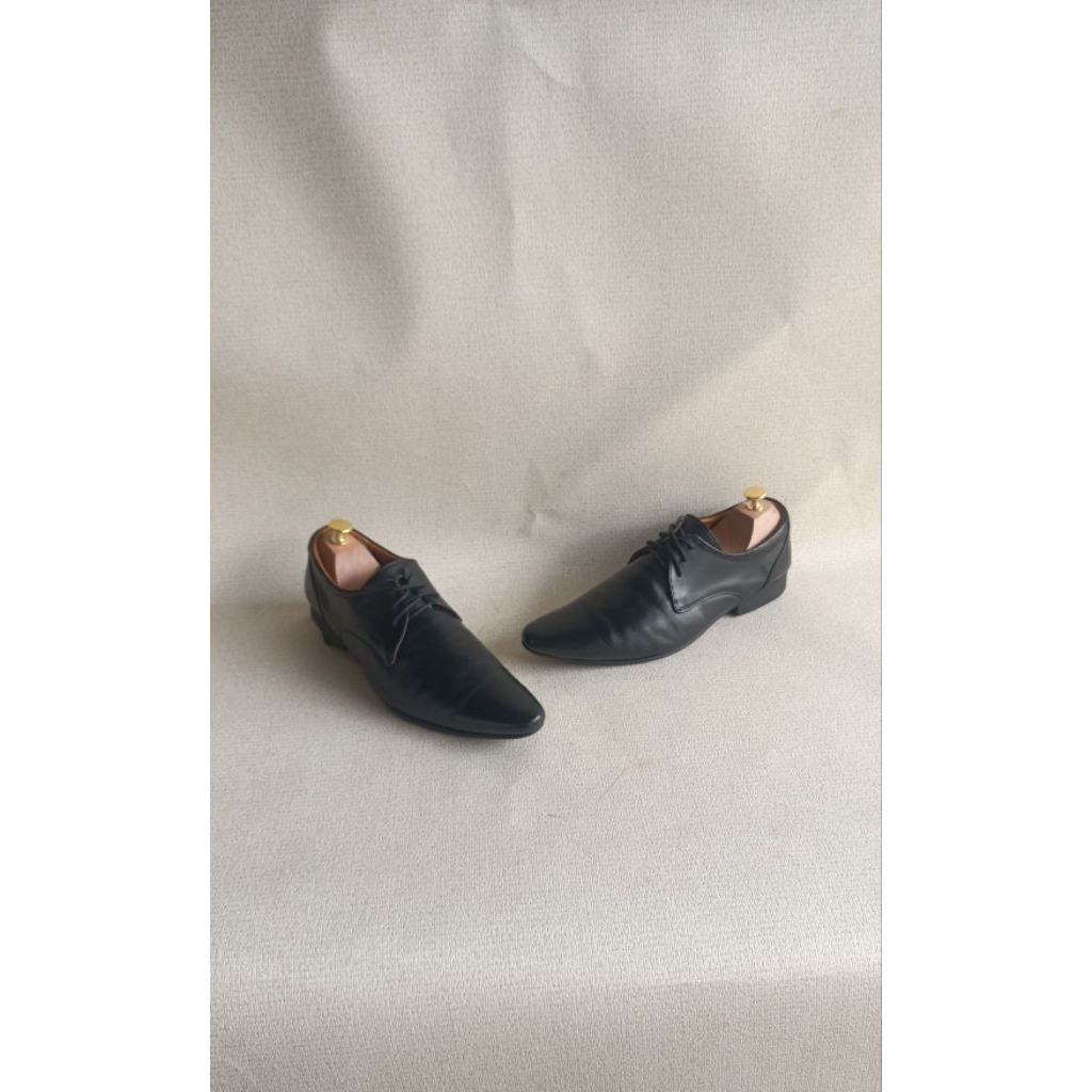 Sepatu Second Branded London Shoes size 41/42