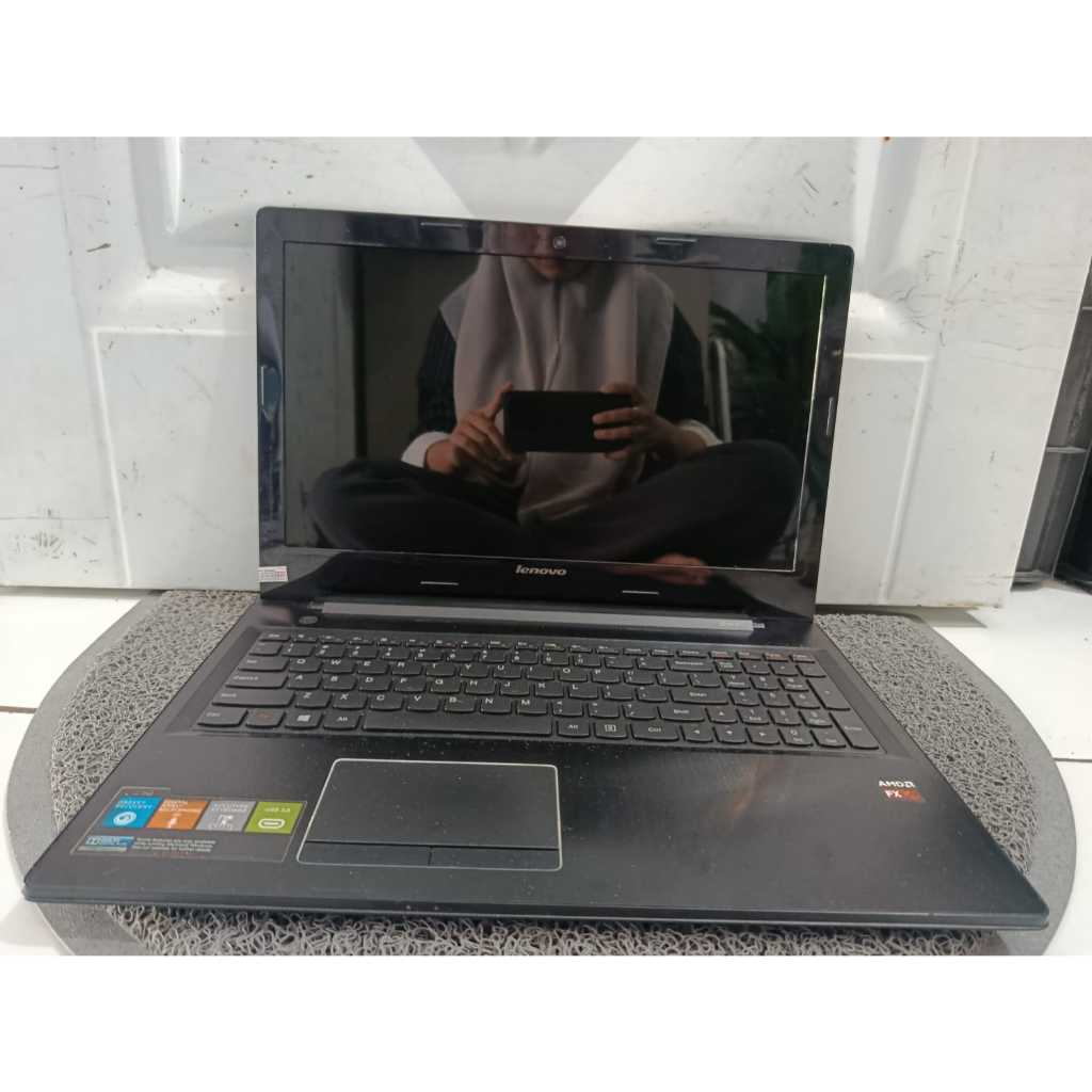 Laptop Lenovo Z50-75  Windows 10 pro 64-bit  Processor AMD FX-7500 Radeon R7 2.1GHz Ram 6 gb Penyimp