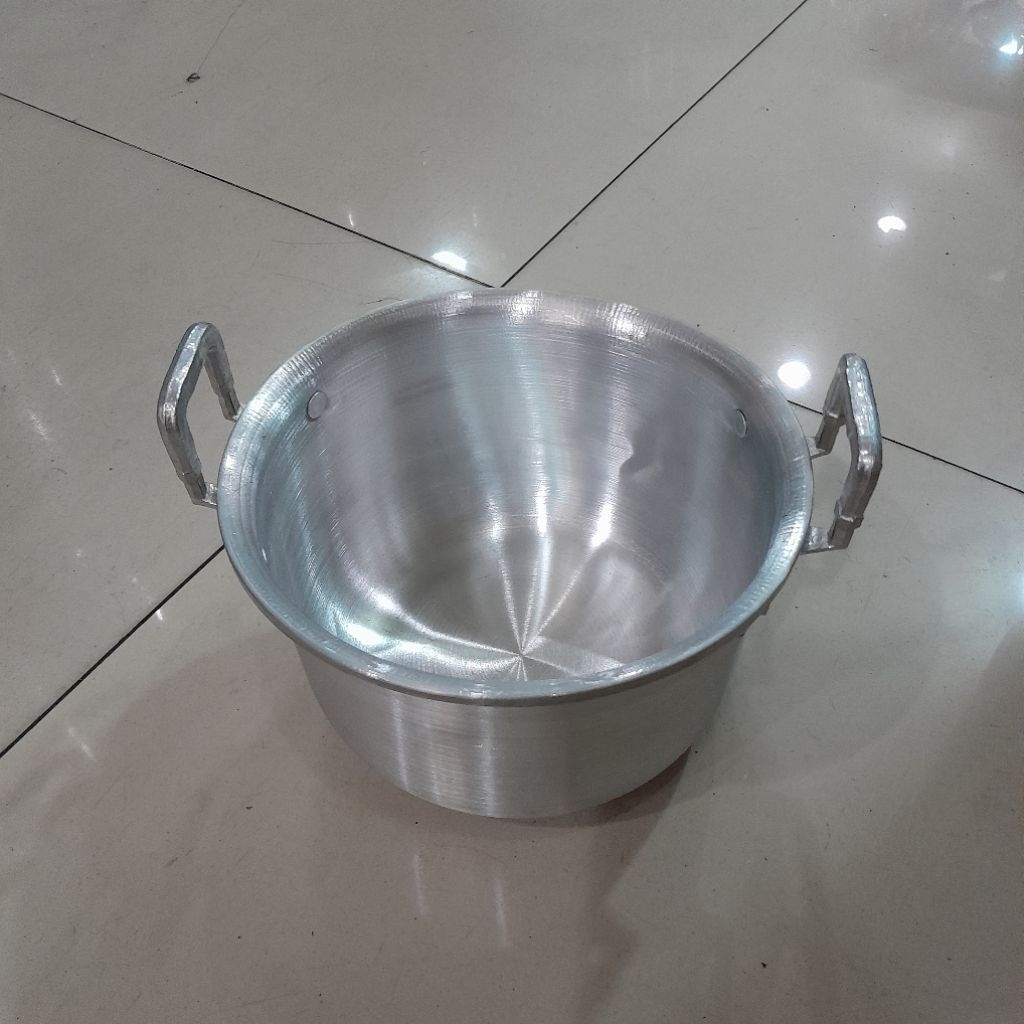 Panci + Tutup Bahan Alumunium ukuran 22 cm