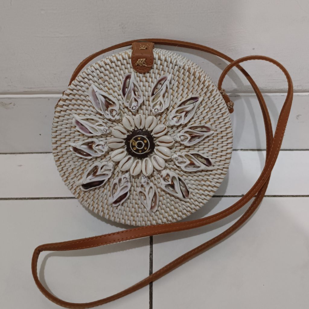 Tas Bulat Kerang (Bali)