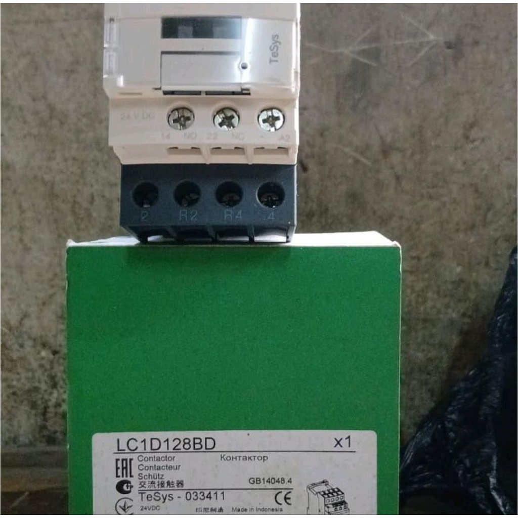 KONTAKTOR/CONTACTOR SCHNEIDER LC1D128BD 24VDC 4P 25A/LC1D128BD SCHNEIDER ORIGINAL