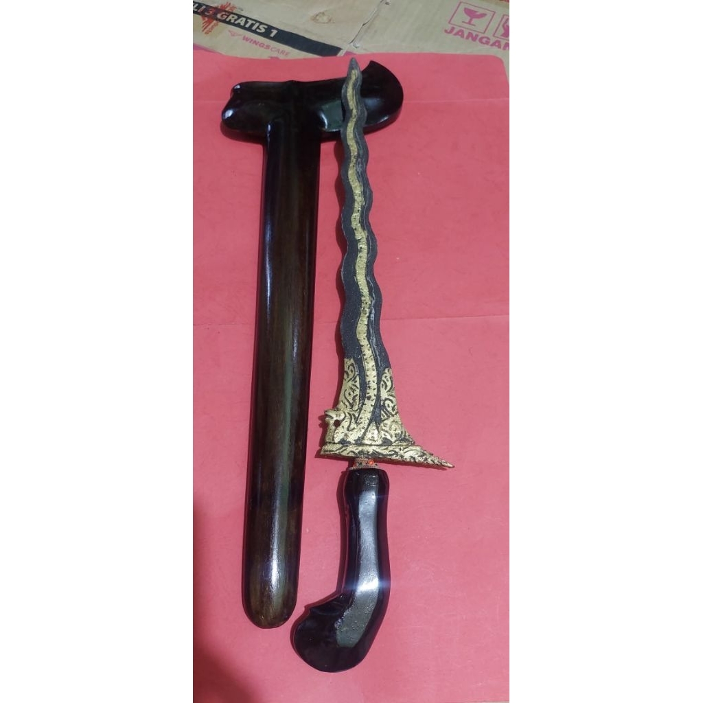 Keris naga Sosro kinatah