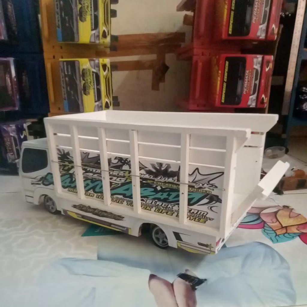 MINIATUR TRUK OLENG KAYU JUMBO WAHYU ABADI PUTIH 60 CM